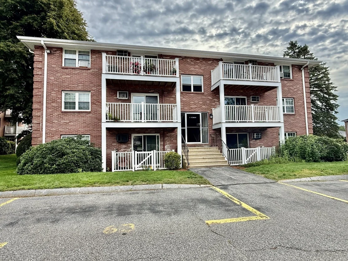 Photo of Unit 7 at 5 Kenmar Drive