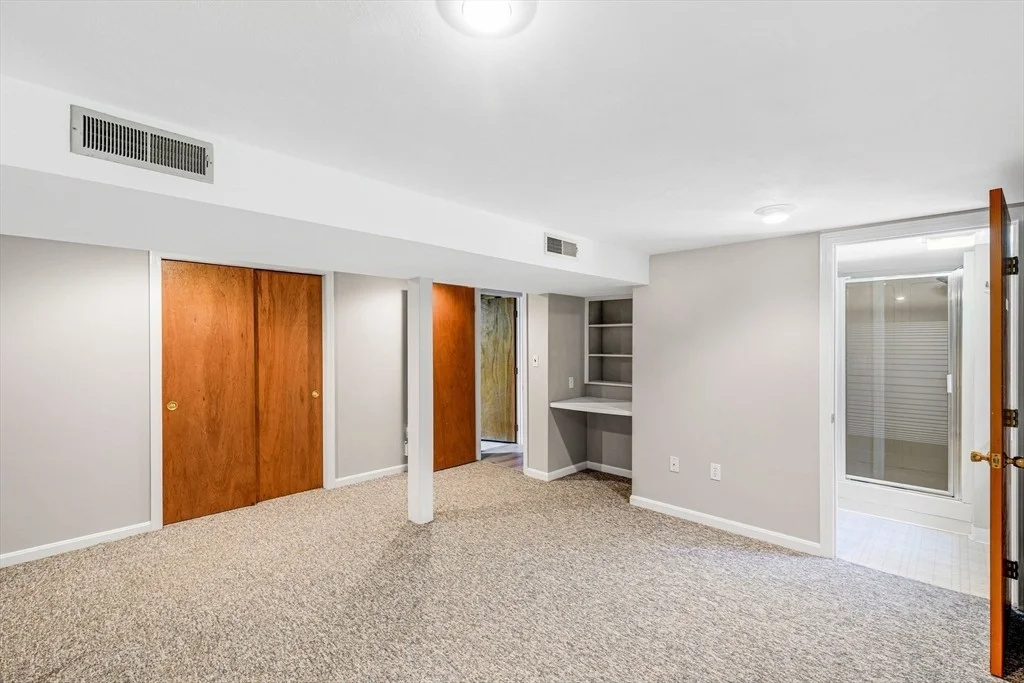 Photo of 33 Farnham Rd