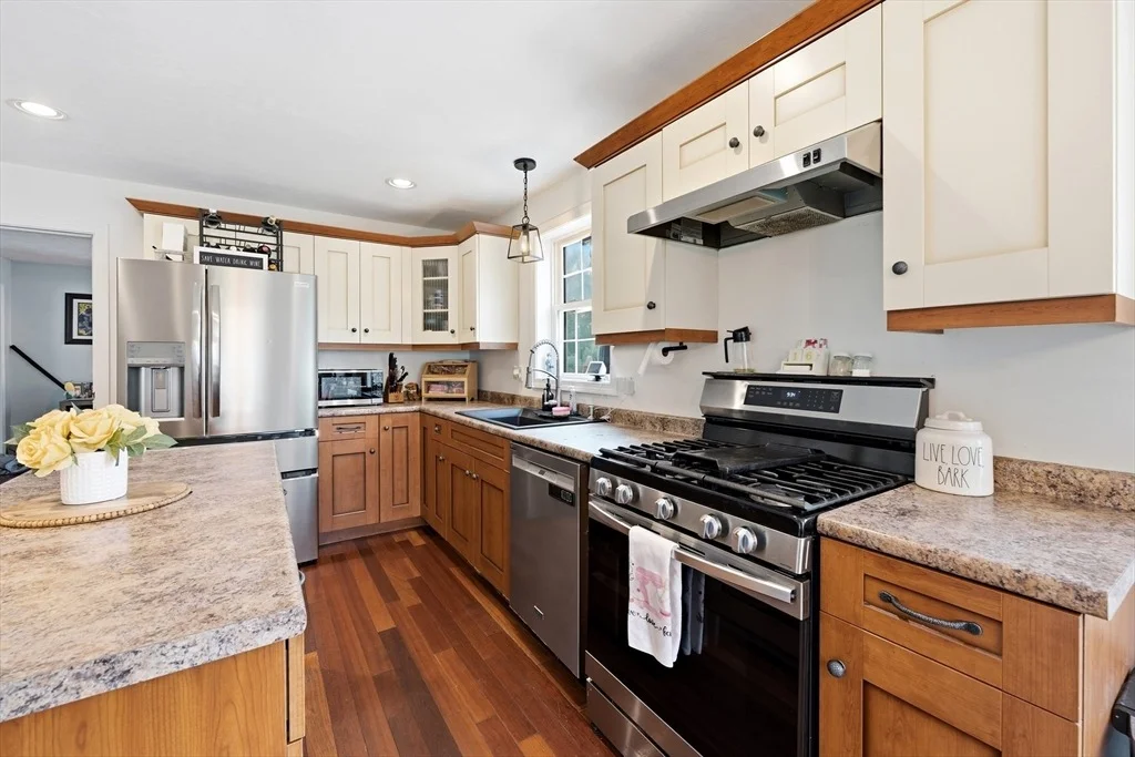 Photo of 341 Primrose Hill