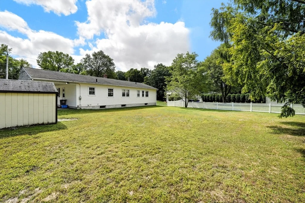 Photo of 89 Meadowbrook Rd