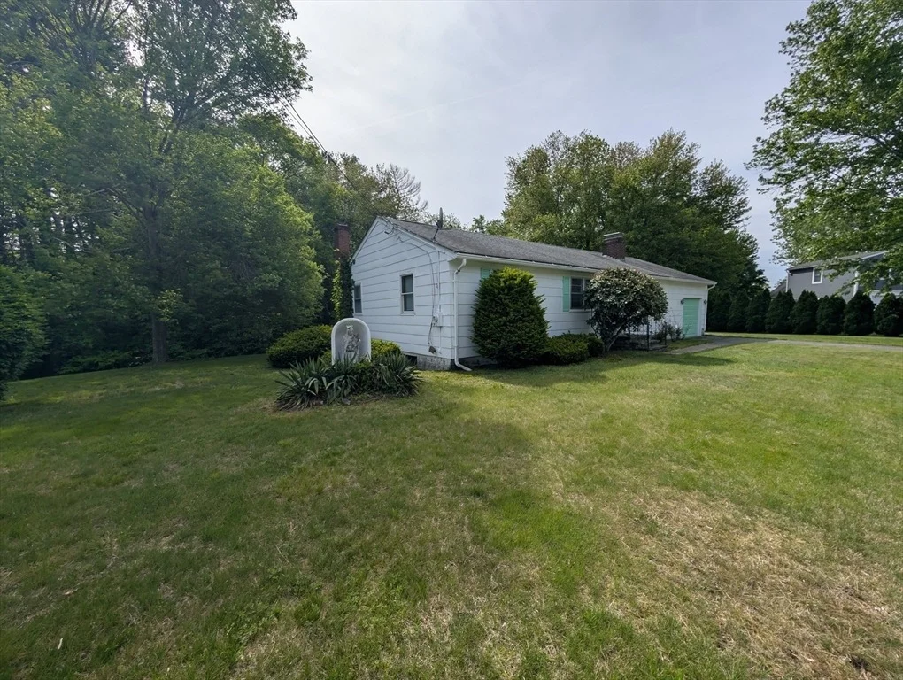 Photo of 7 Birchwood Dr