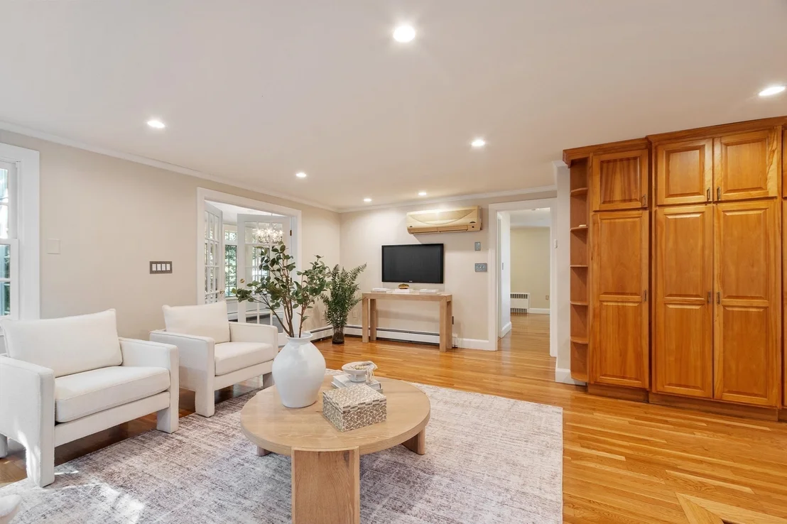 Photo of 5 Tavern Ln