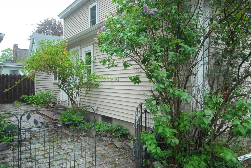 Photo of Unit 7 at 7 Maple Ct