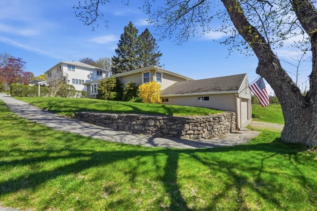Photo of 43 Robin Rd