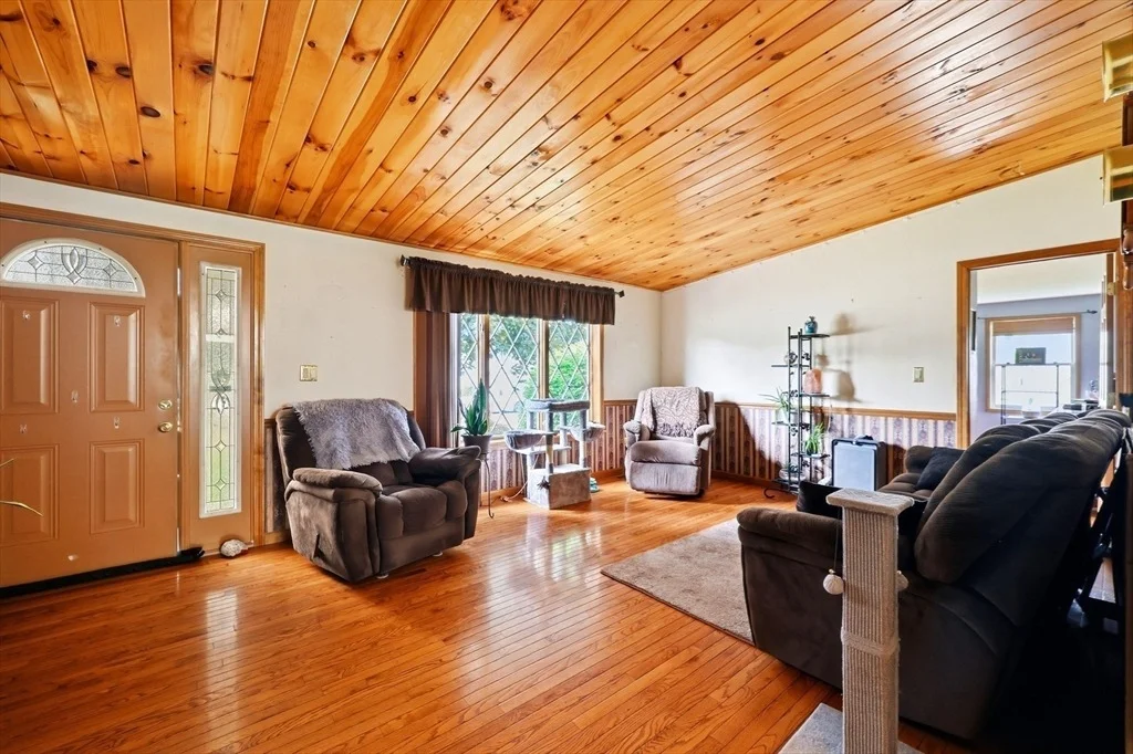 Photo of 108 Oak Knolls Circle