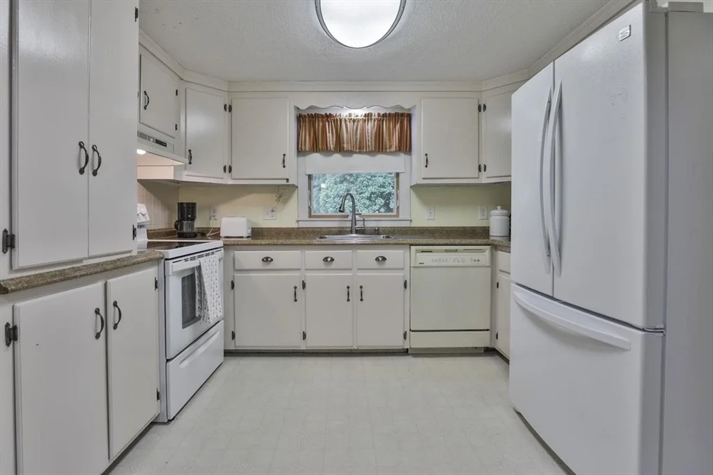 Photo of 9 Candy Ln