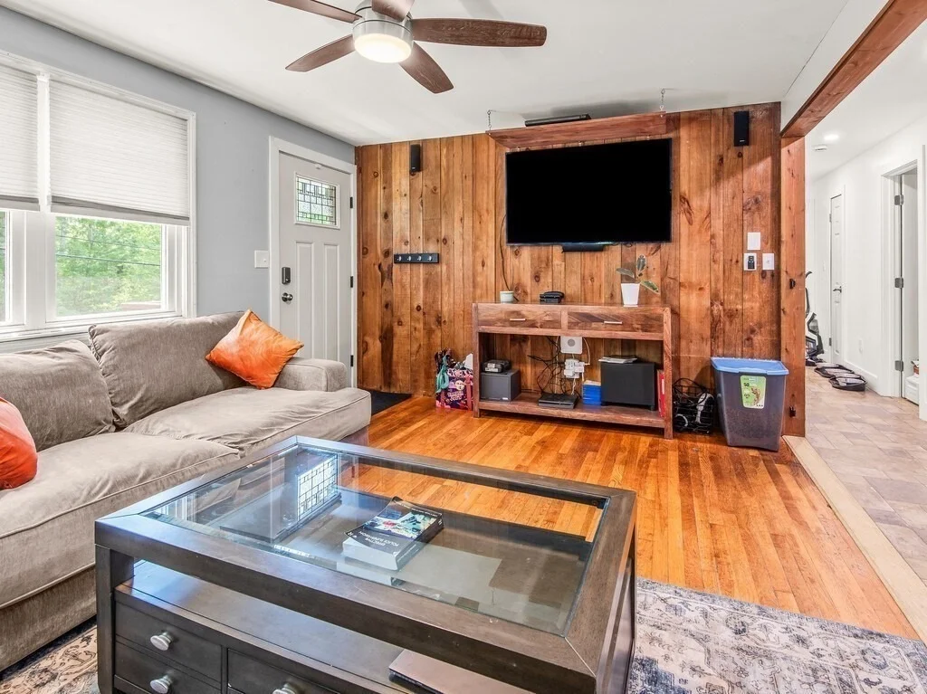 Photo of 31 Leno Rd