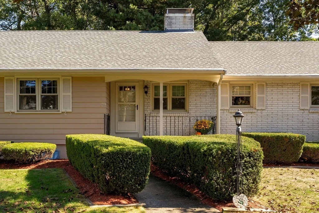 Photo of 39 Walsh Ave