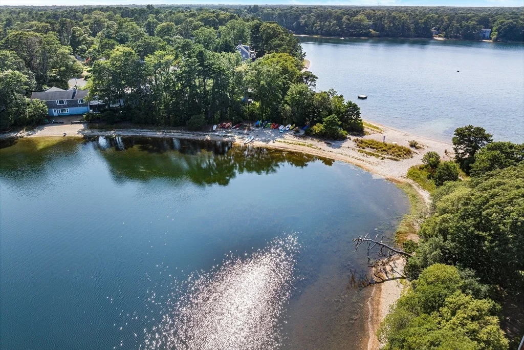 Photo of 10 Lakeside Ter