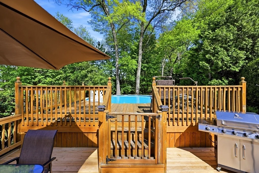 Photo of 9 Meadowbrook Drive