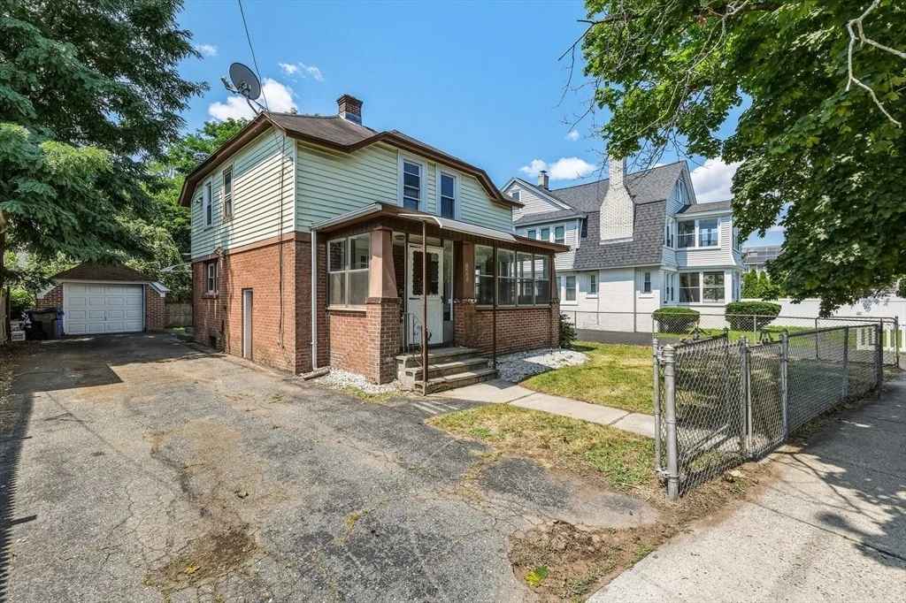 Photo of 1200 Saint James Ave