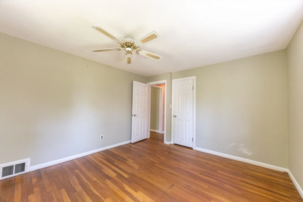 Photo of 4 Cypress Rd