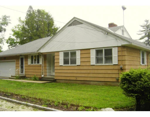 Photo of 901 N Brookfield Rd