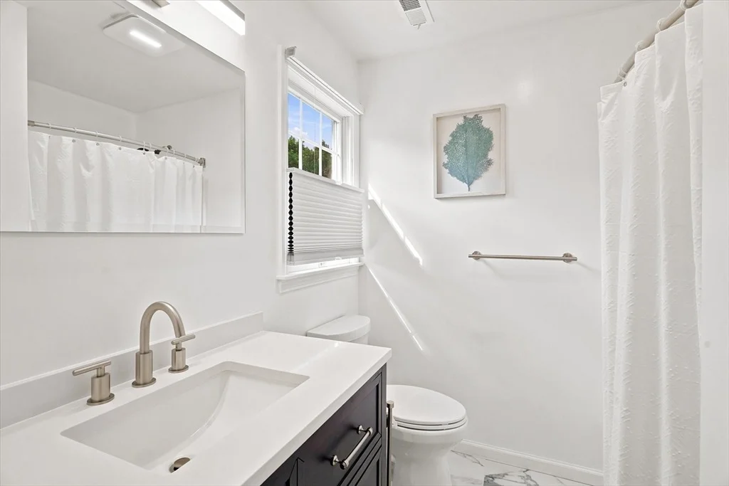 Photo of 33 Fairway Dr