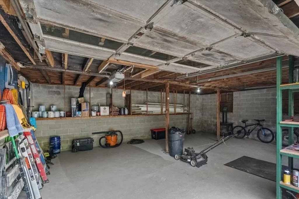 Photo of 822 Hardwick Rd