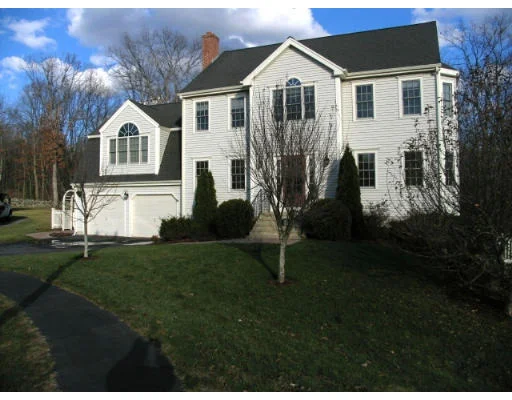 Photo of 11 Bummet Brook Cir