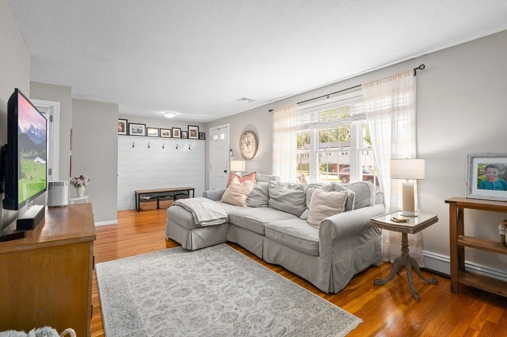 Photo of 67 Greenleaf Cir