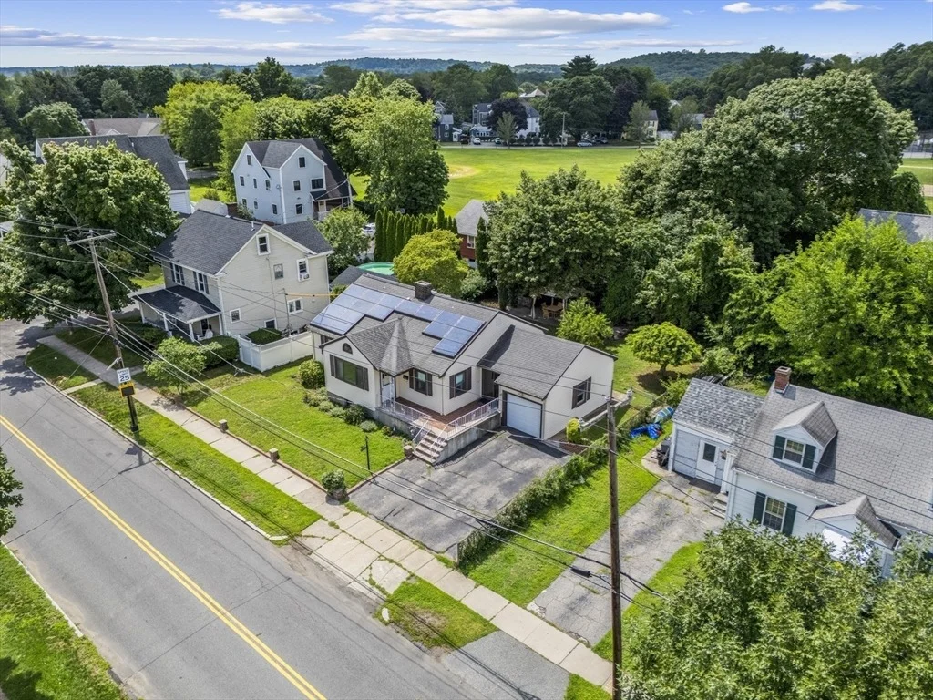 Photo of 96 Loring Ave