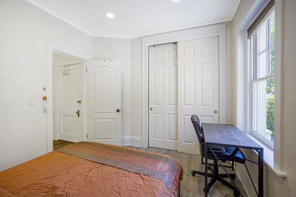 Photo of Unit 1 at 12 Colbourne Crescent
