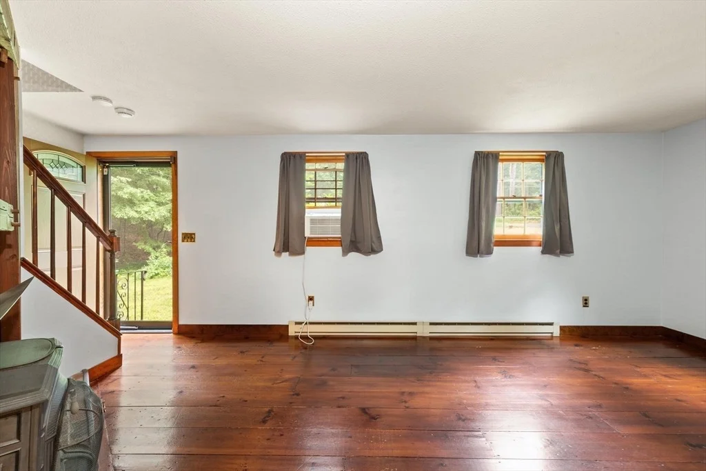 Photo of 653 Townsend Road