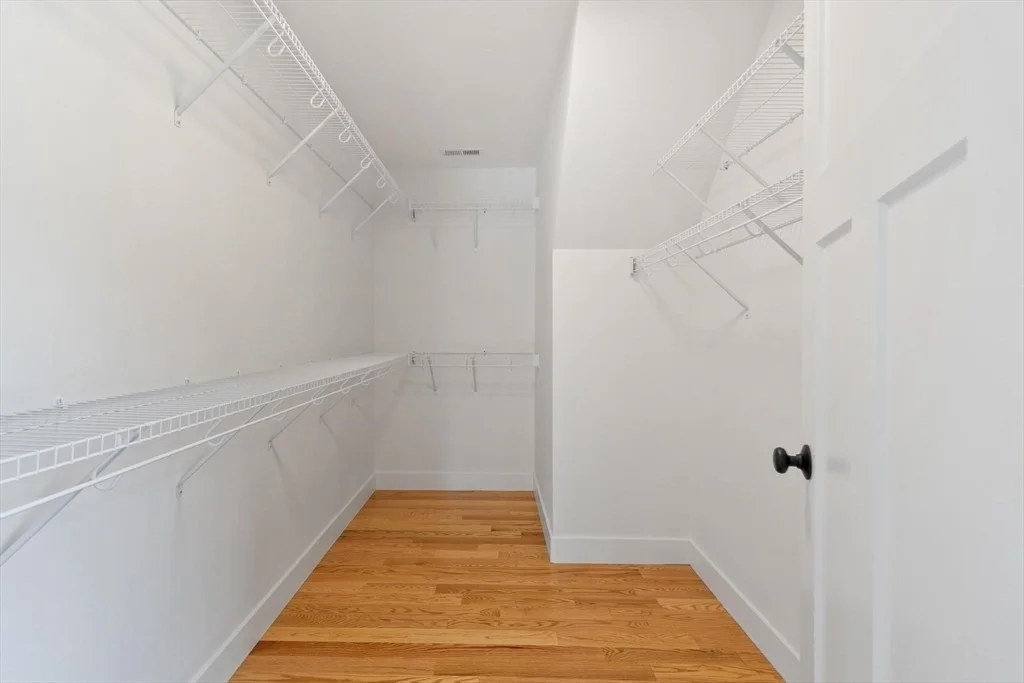 Photo of 16 Unkety Brook Way