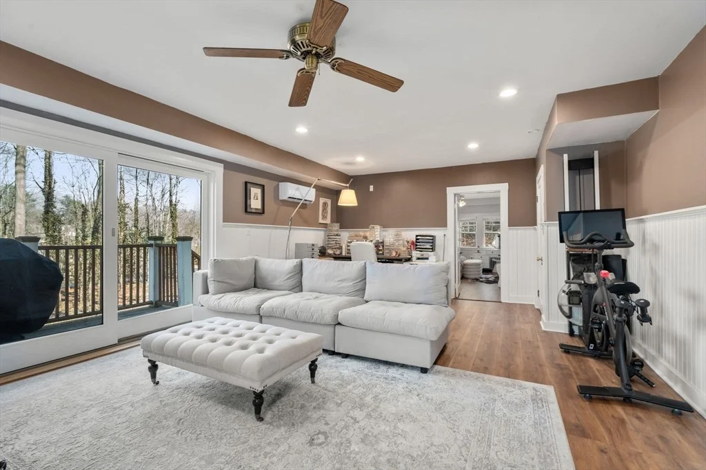 Photo of 12 Wareland Rd