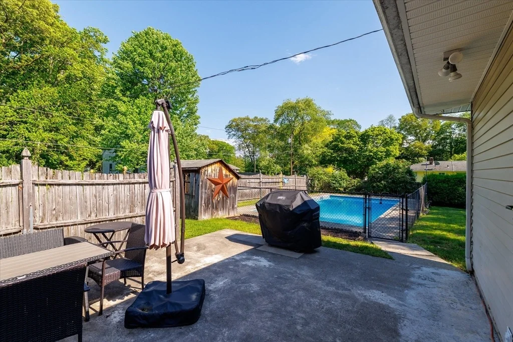 Photo of 8 Horseshoe Dr