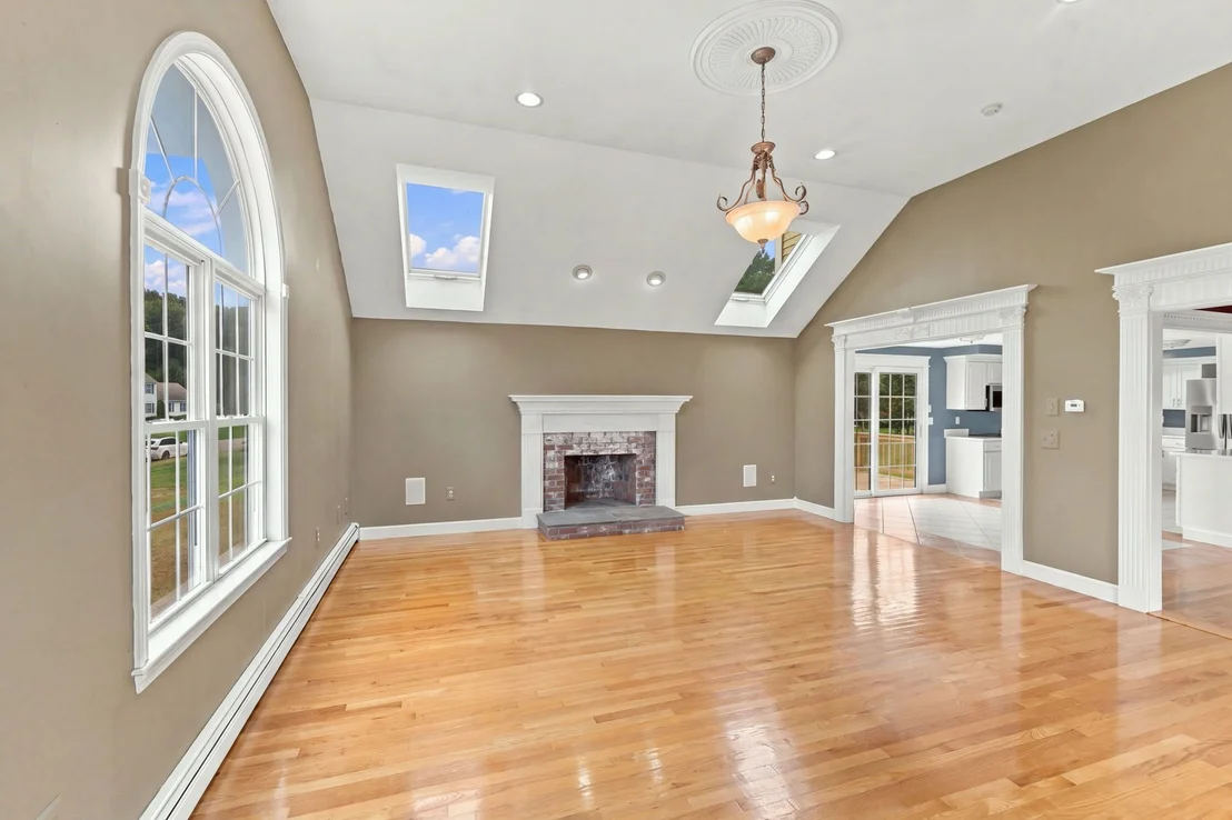 Photo of 27 Charles Ave