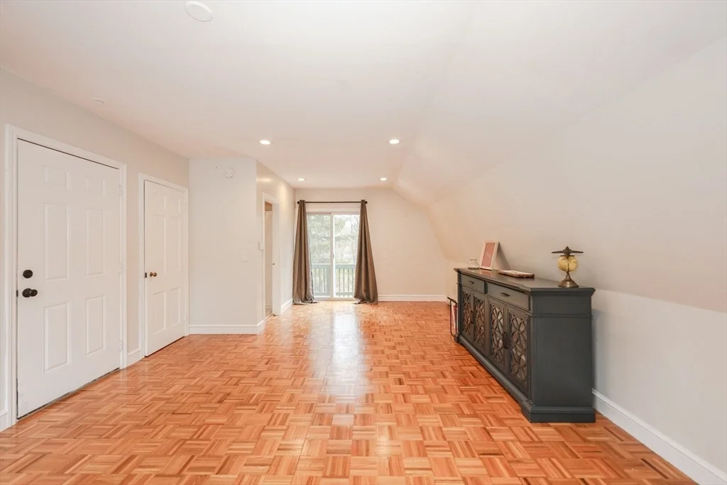 Photo of 34 E Derry Rd