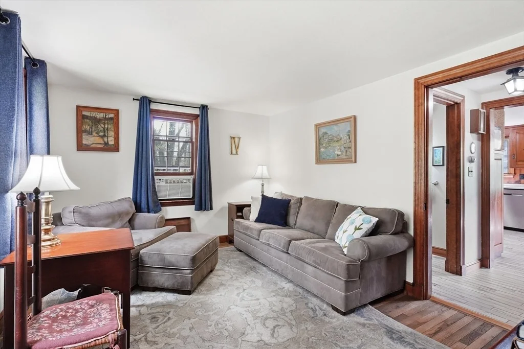 Photo of 10 Lenway Rd