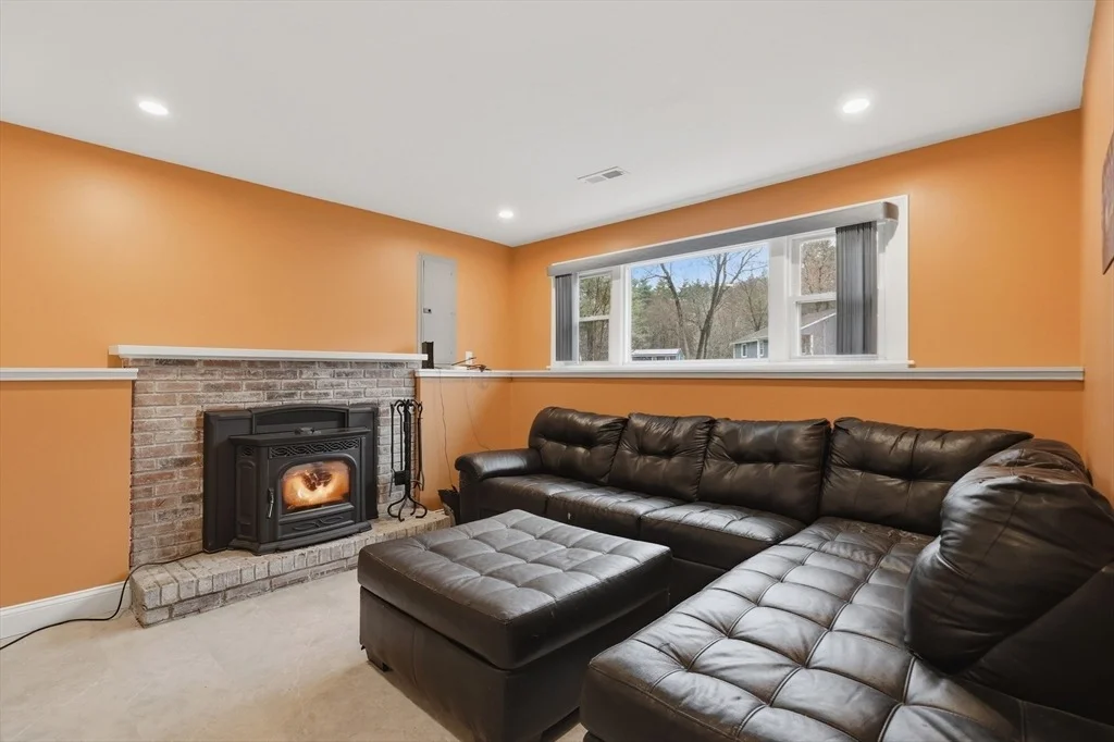 Photo of 8 Stoneybrook Drive