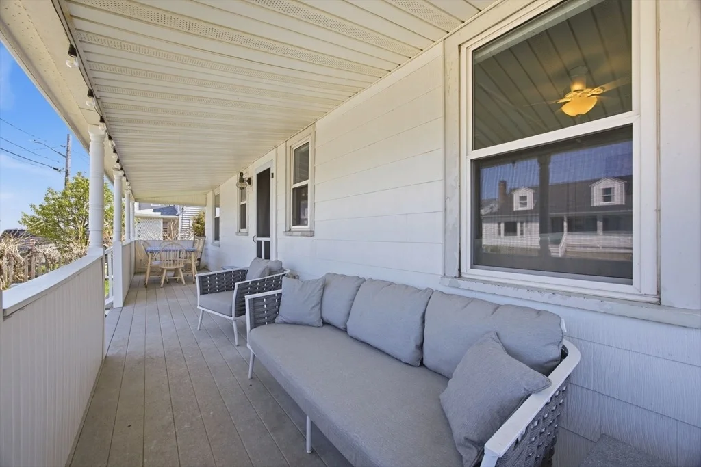 Photo of 10 W Street
