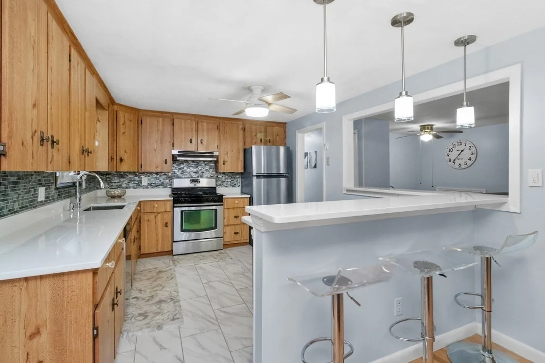 Photo of 30 Lantern Ln