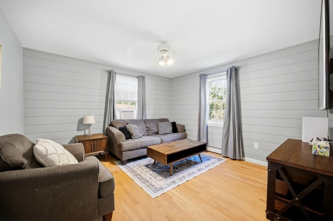 Photo of 291 Steiger Dr