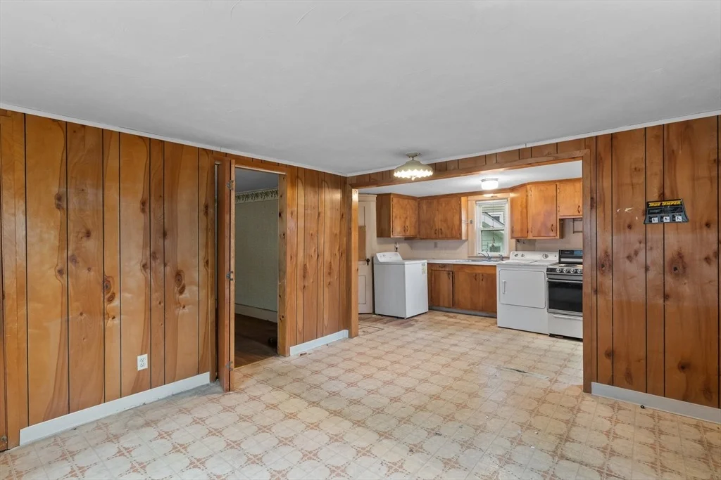 Photo of 21 Edgemere Blvd