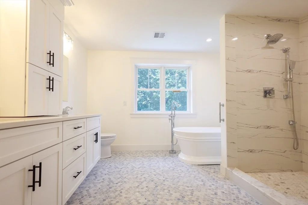 Photo of 8 Bellmore Road