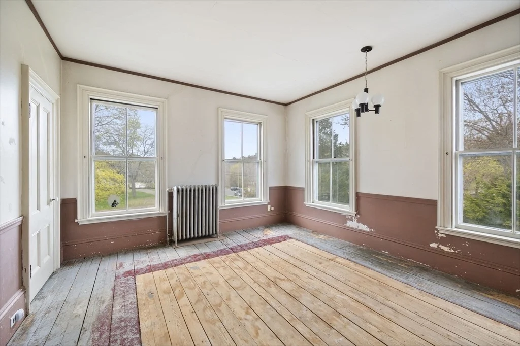 Photo of 327 East St