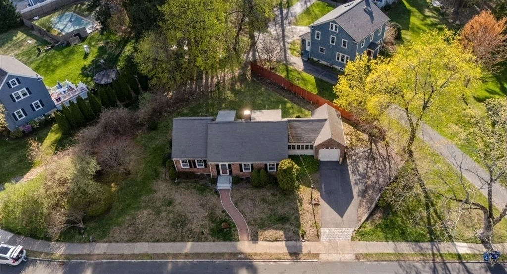 Photo of 89 Lewis Ave