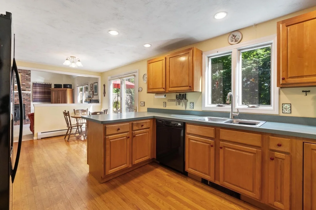Photo of 144 N Row Rd