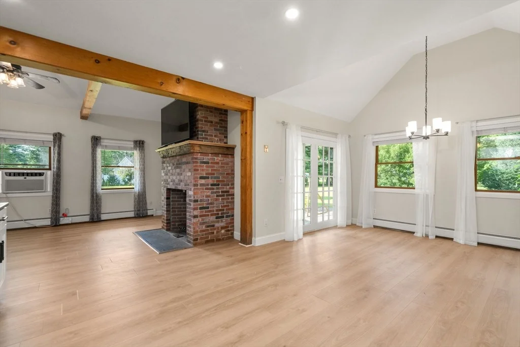 Photo of 487 Long Plain Rd