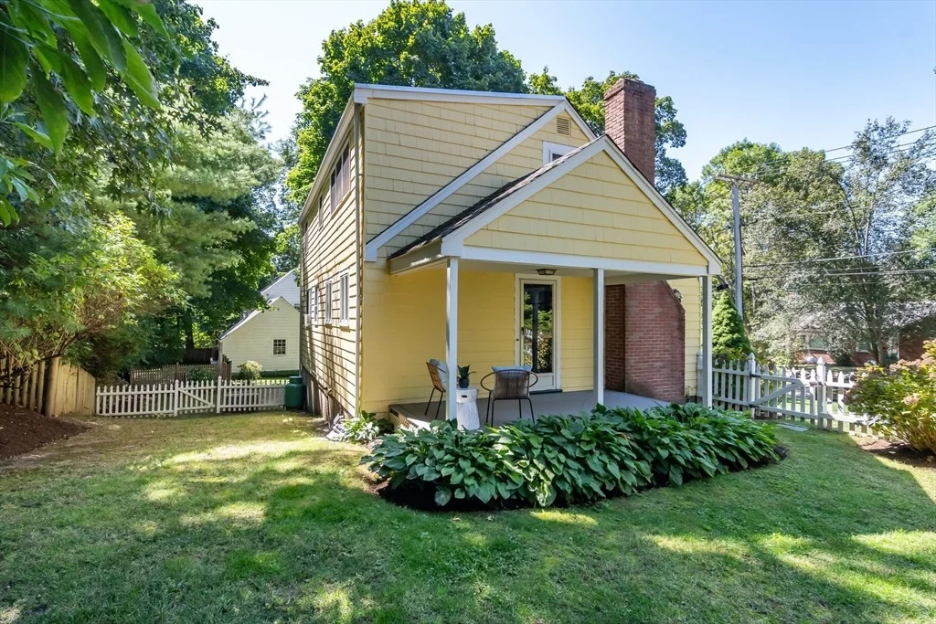 Photo of 23 Lexington Rd