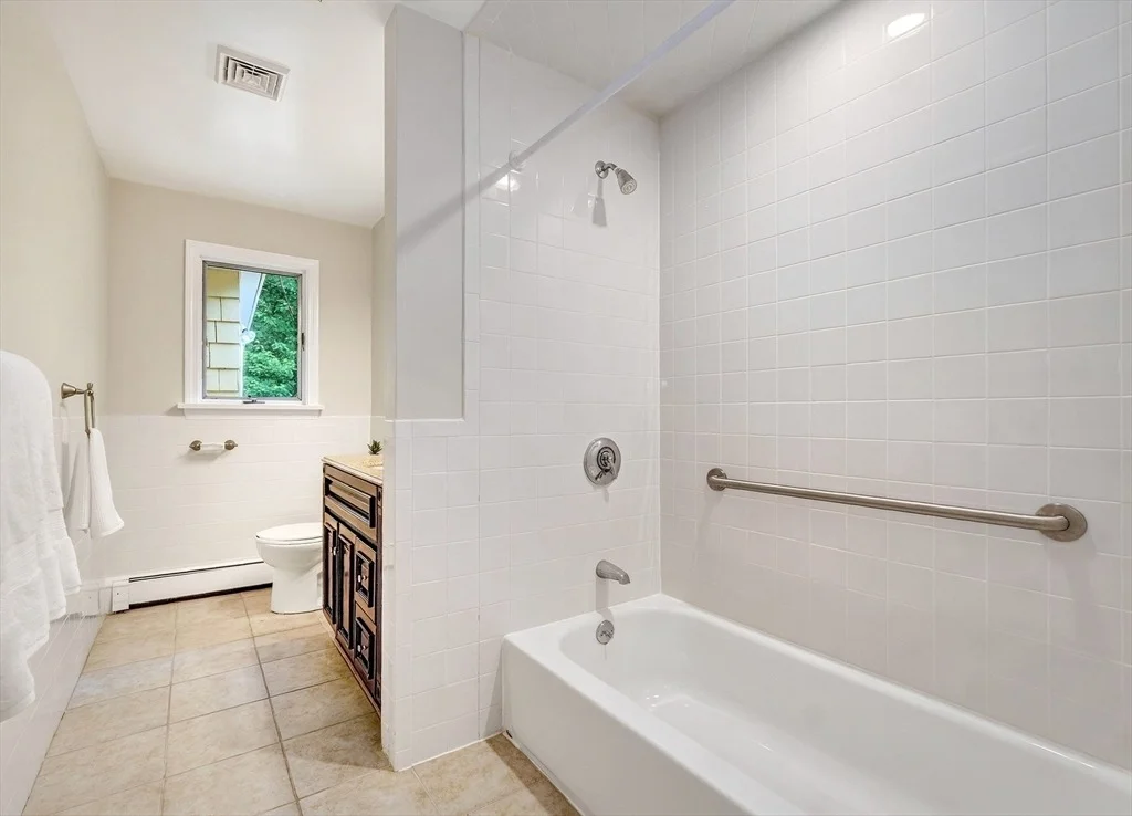 Photo of 10 Glenridge Dr