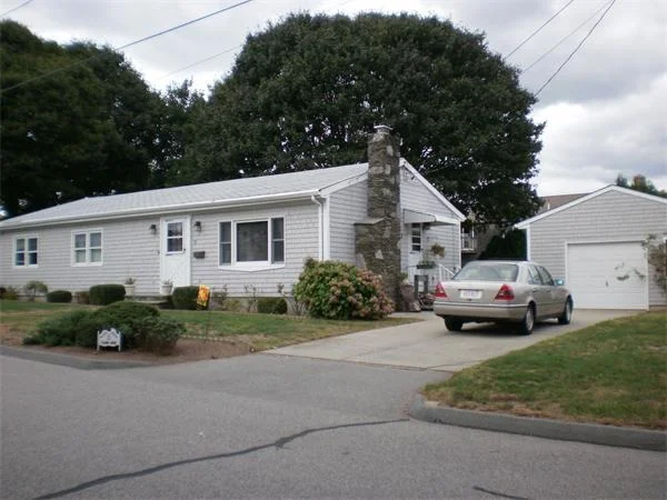 Photo of 2 Pine Ave