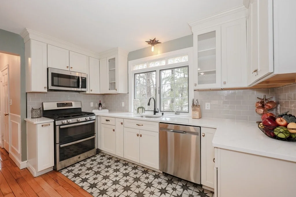 Photo of 34 E Derry Rd