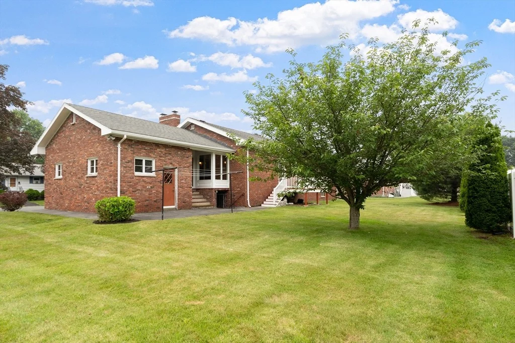 Photo of 21 Laurine Rd