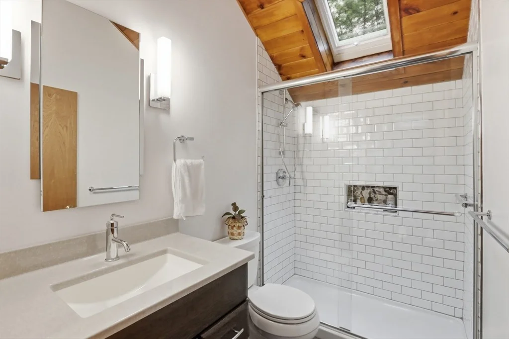 Photo of 39 Hog Hill Road
