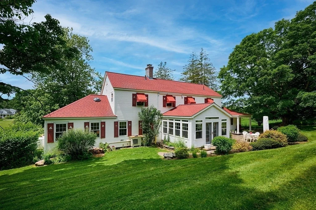 Photo of 120 Hockanum Rd