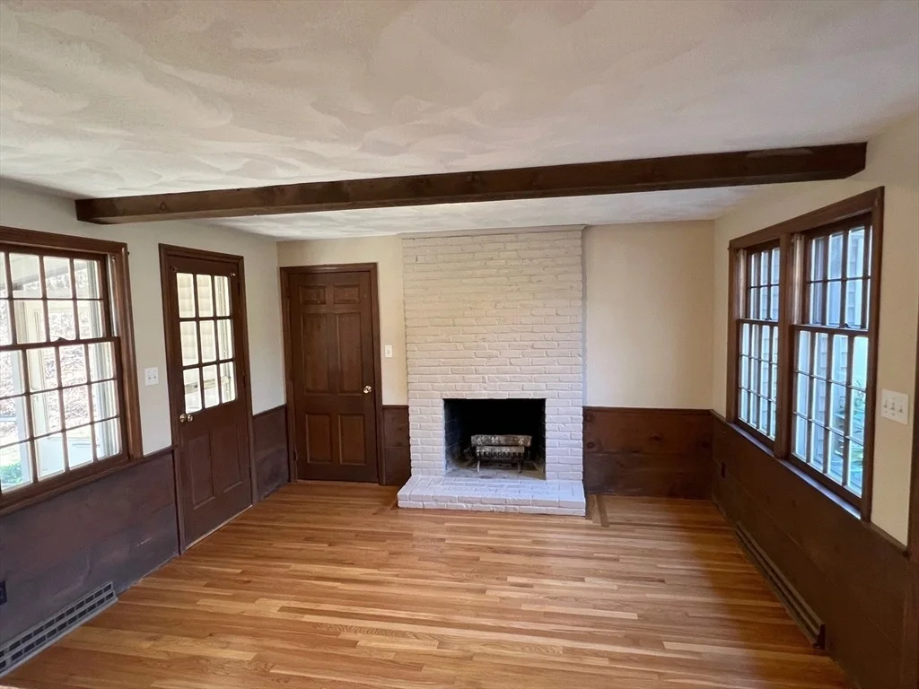 Photo of 43 Abbott Ln