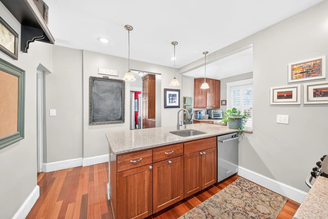 Photo of 41 Emerson Rd