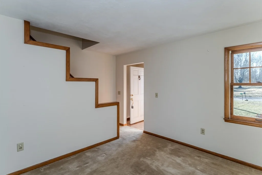 Photo of 18 Highland Cir
